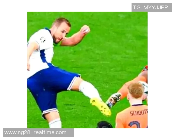 欧联杯激战曼联与拜仁互交白卷乌龙球引发争议判罚全场沸腾