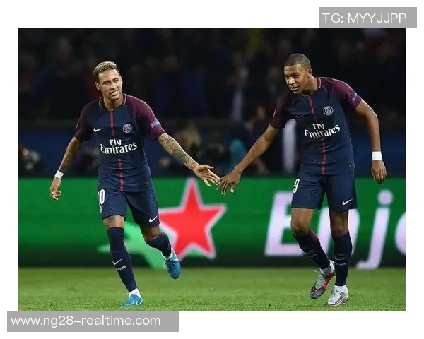 西甲激战巴黎圣日耳曼与本菲卡平局争议判罚引发全场热议